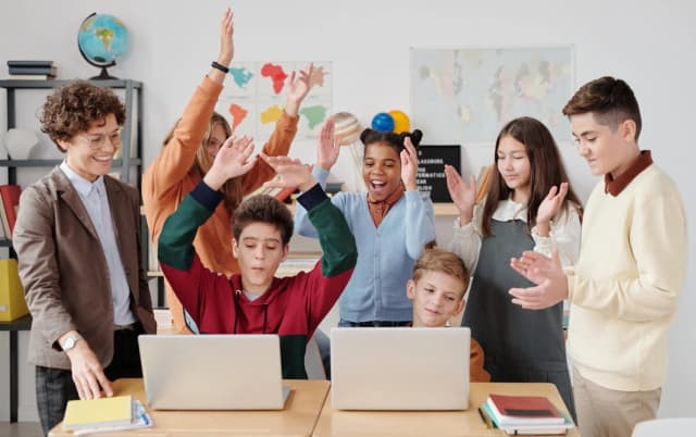 Empowering Every Student: Tukidoo's Path to Infinite Scalability and Unlimited Interactive Classes